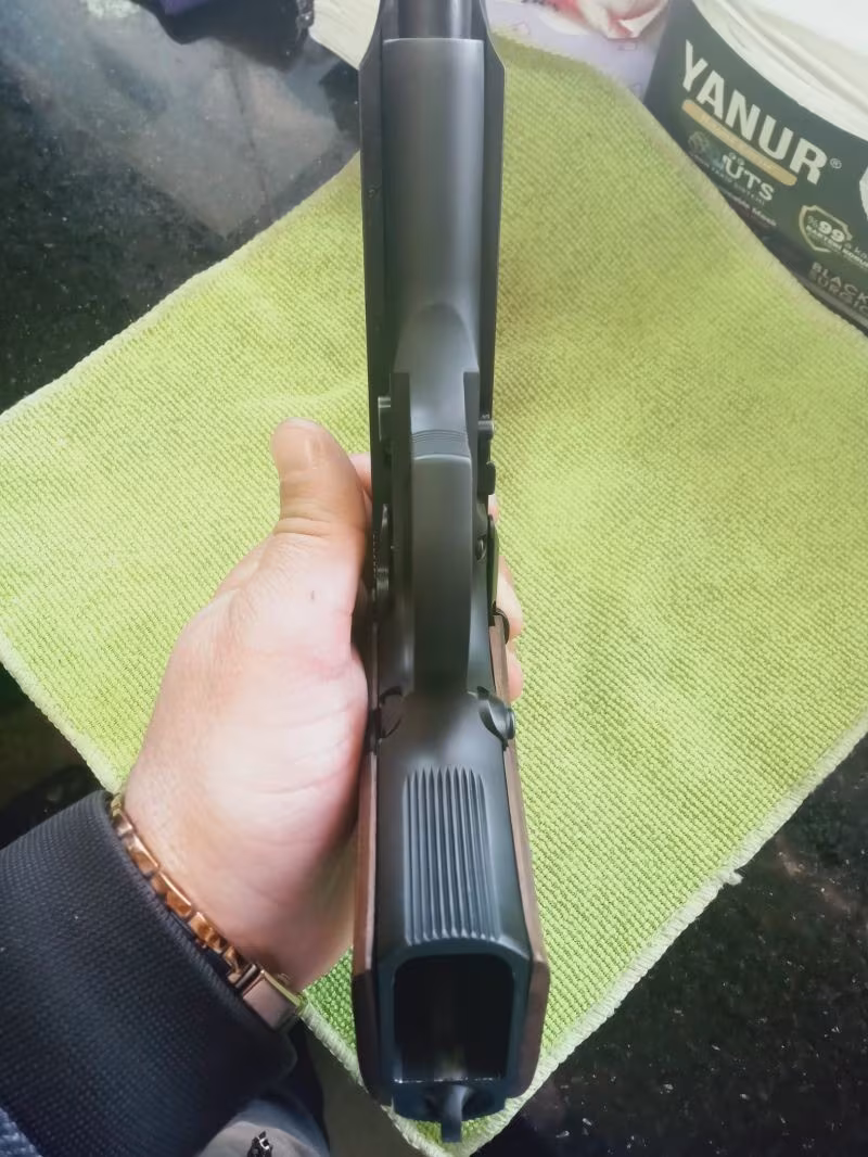 Silahım sıfır ayarında çok temiz Compact modelidir