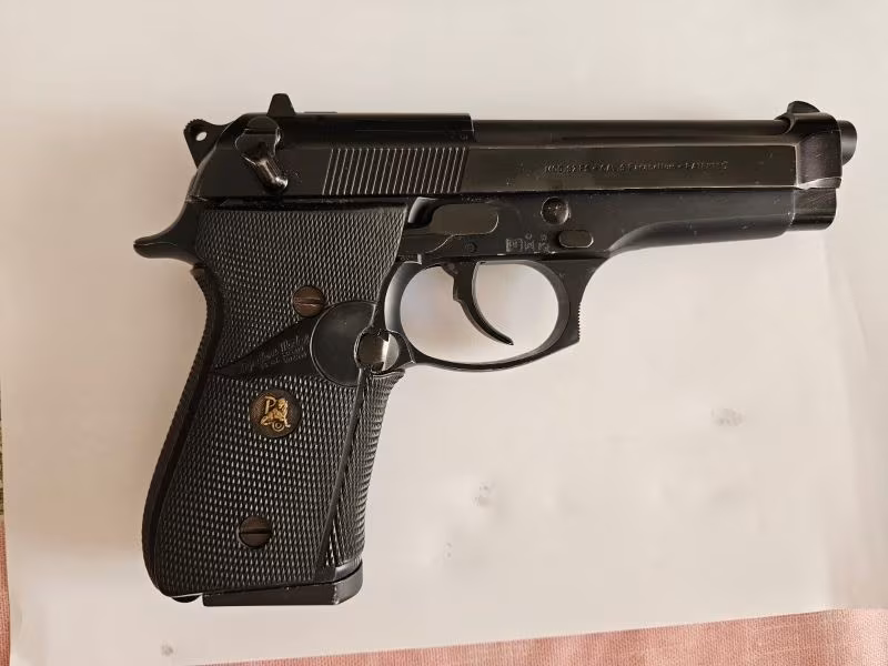 Beretta 92fs parabellum 15+1