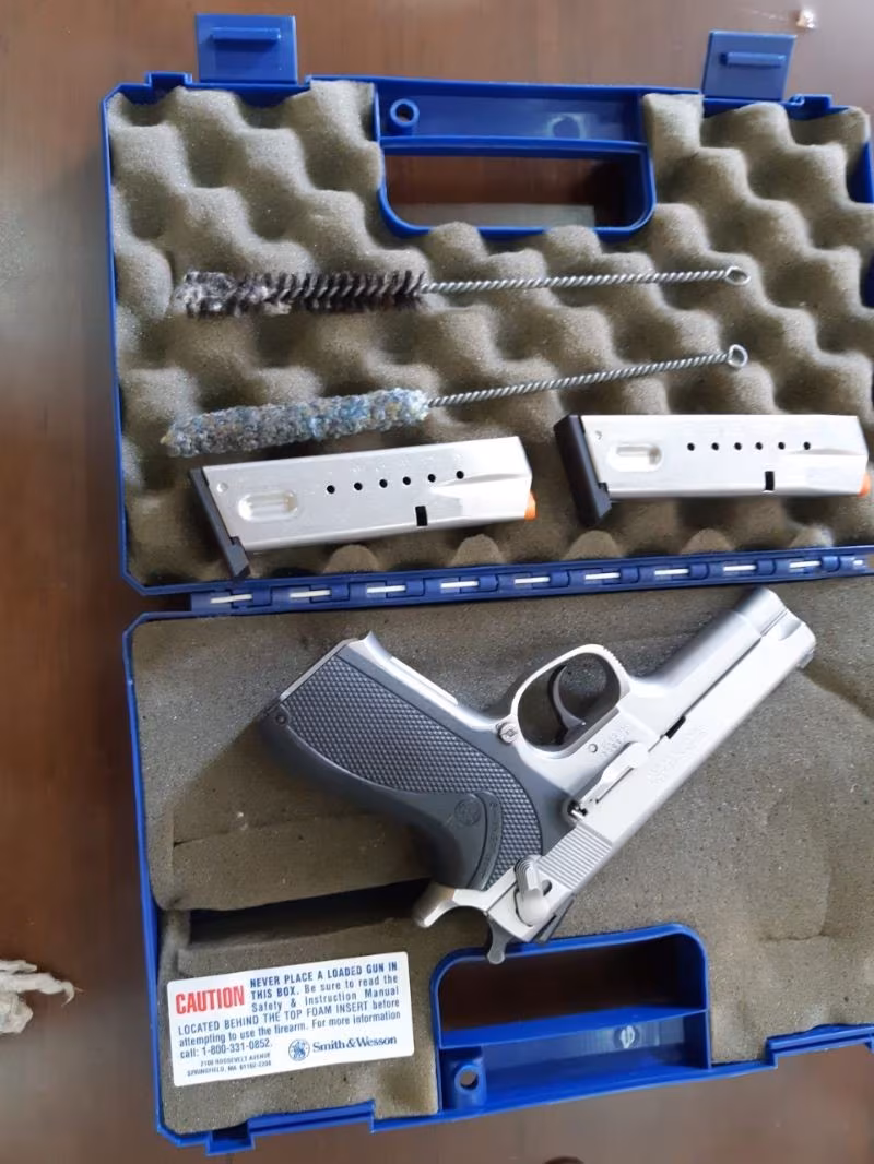 Smith & Wesson 5906 Tabanca