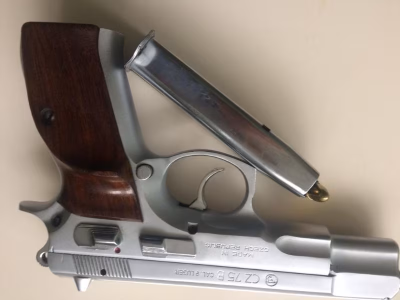 EMEKLİ POLİSTEN CZ 75 B SERİSİ