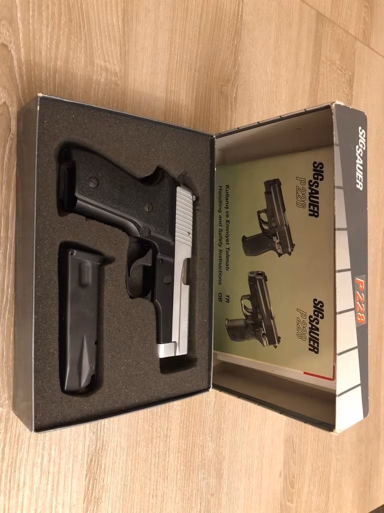 SİG SAUER P 228