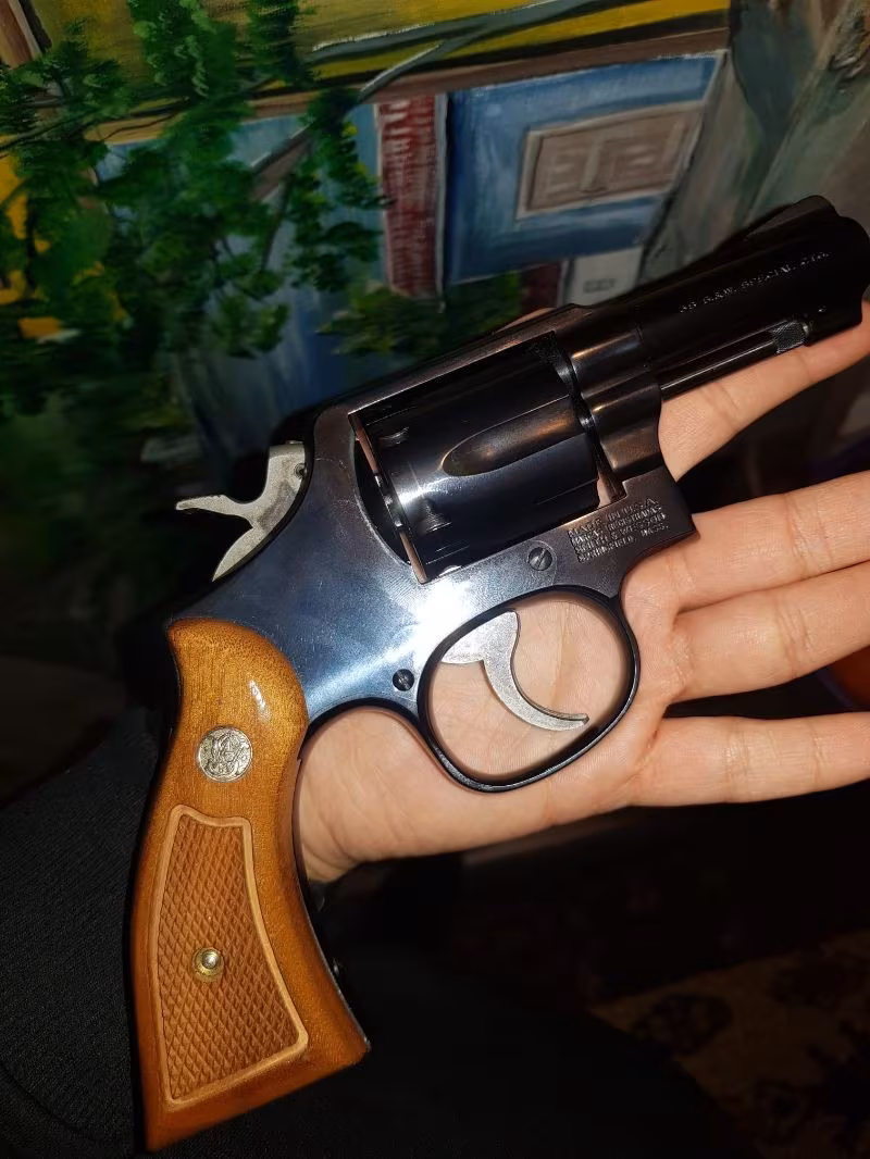 Emekli polis memeurundan çok temiz smith-wesson model 10