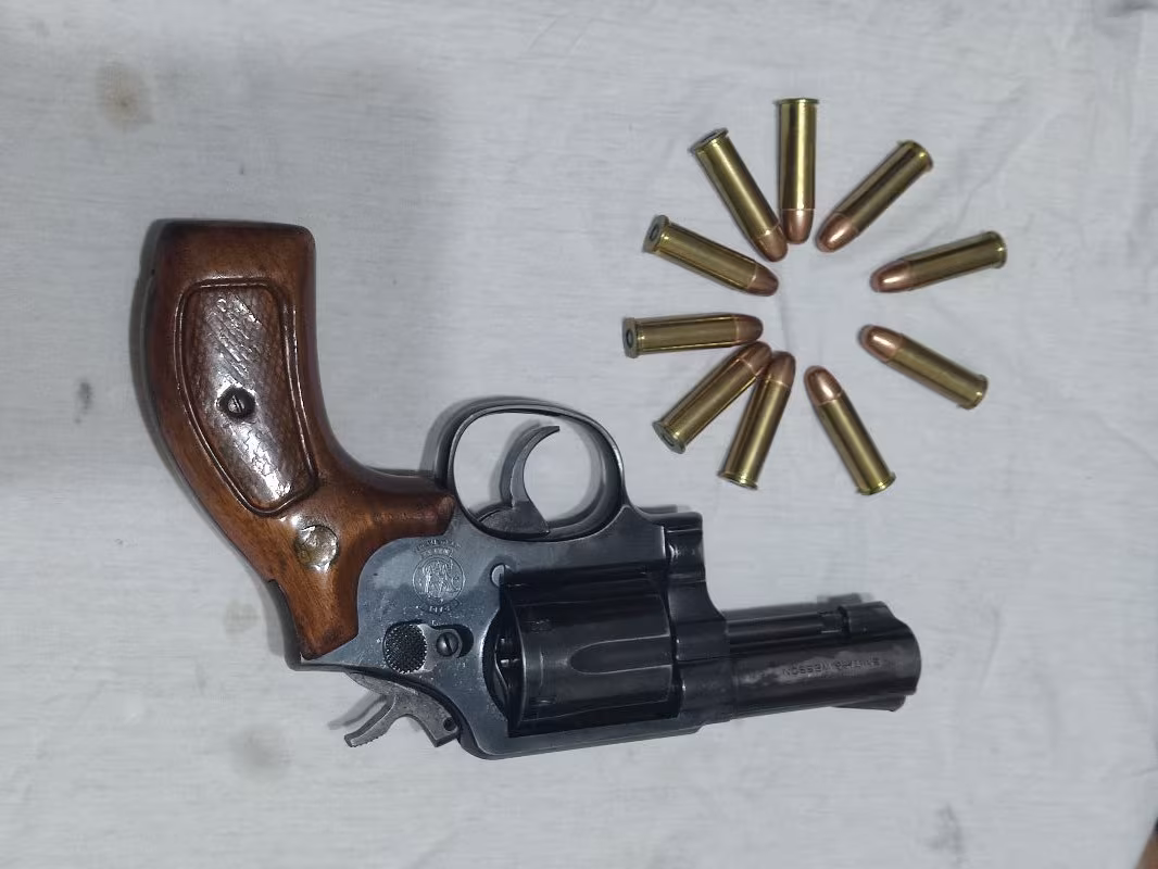 Emekli Memurdan Satılık Smith Wesson