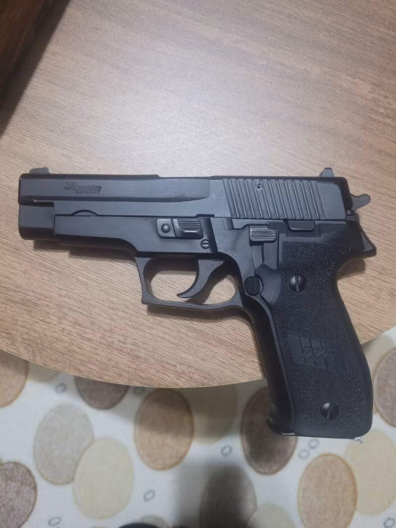 Kamu görevlisinden satılık sig sauer p226