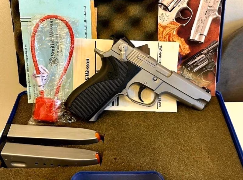 ŞARJÖRLÜ SMİTH WESSON