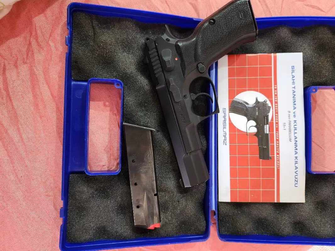 Satılık ruhsatlı kılıç 2000 maga 9×19