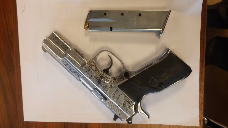 Sarsılmaz Ata gravürlü