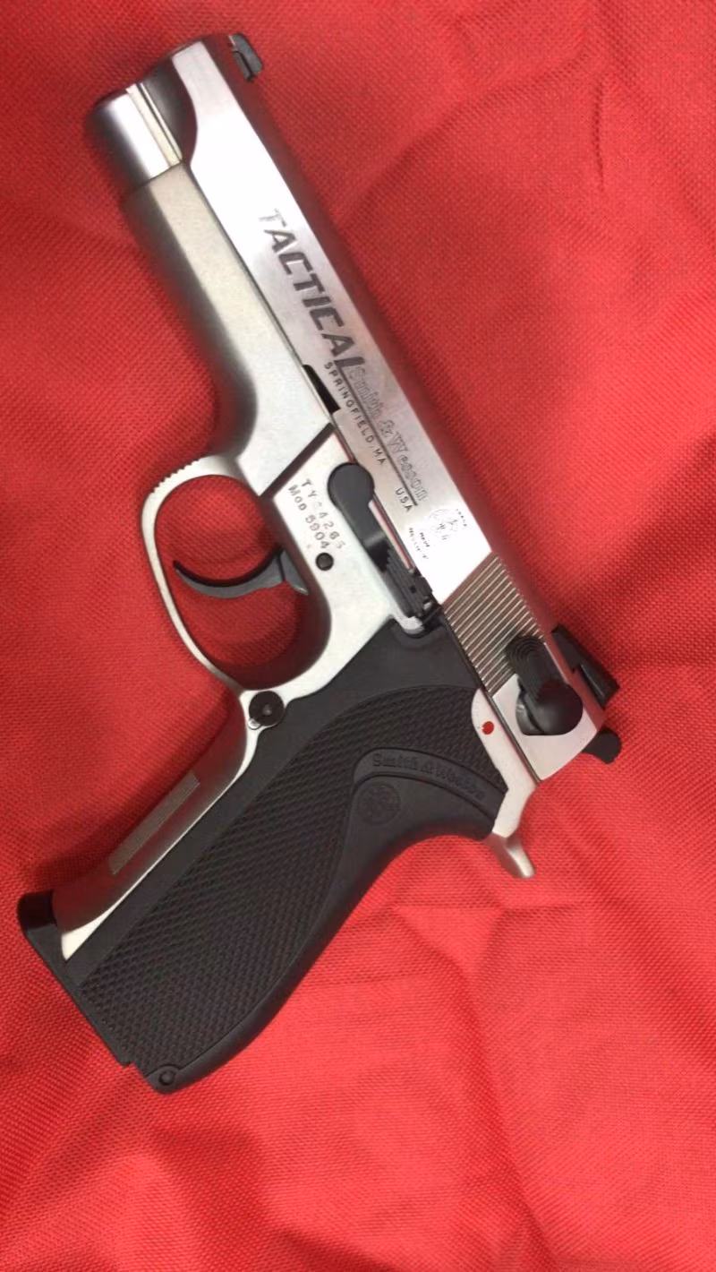 Smith  wesson 5904  tabanca