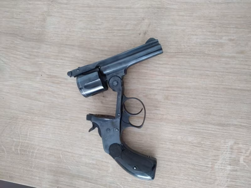 Ruhsatlı 1882 model 143 yaşında Smith wesson model 4