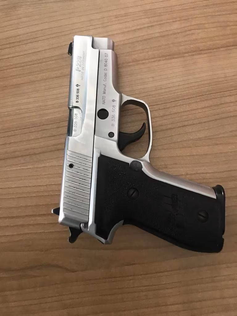 Mke den alinma 2008 model p228 sig sauer