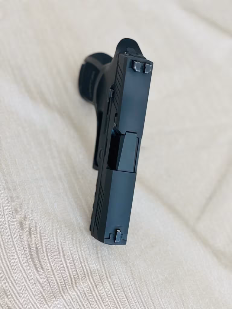 İLK ELDEN SIFIR AYARINDA ÇIZIKSIZ TERTEMİZ SİG SAUER P320 NADİR BULUNAN MODELİ