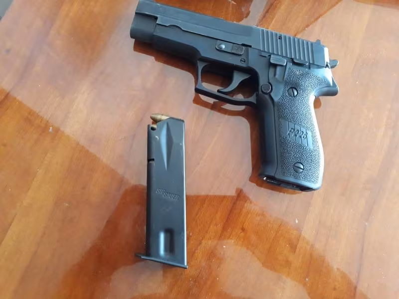 Sahibinden temiz taşıma ruhsatlı sig sauer p226