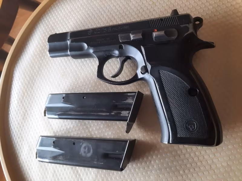 Emekli polis memurundan