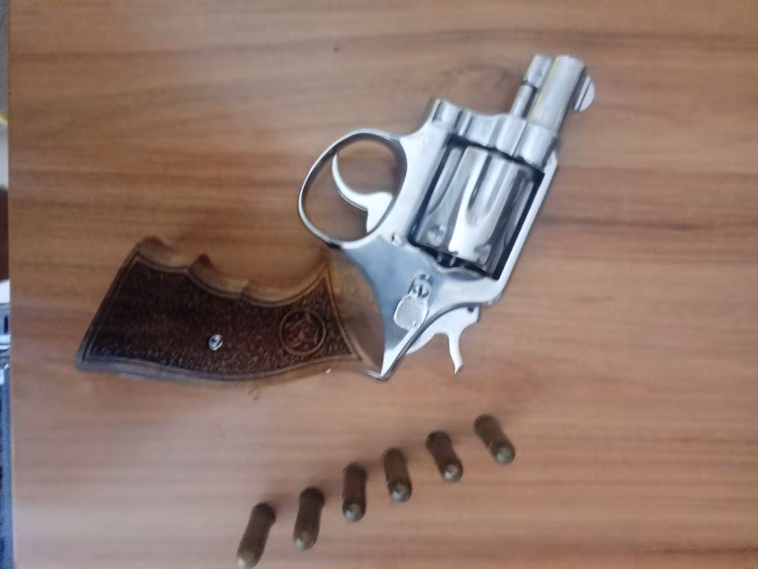 Emekli Polisten Abd Simith Wesson 38 Kalibre Toplu