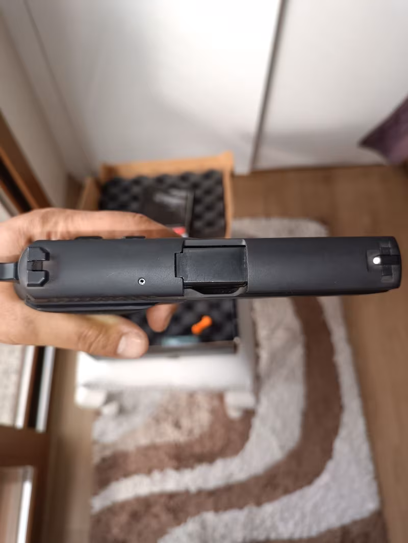 YÜKSEK YARGI MENSUBUNDAN ALDIĞIM SIFIR SİGSUAR P229  AMERİKAN TABANCA 3 ŞARJÖRLU TÜM APARATLARI MEVCUT