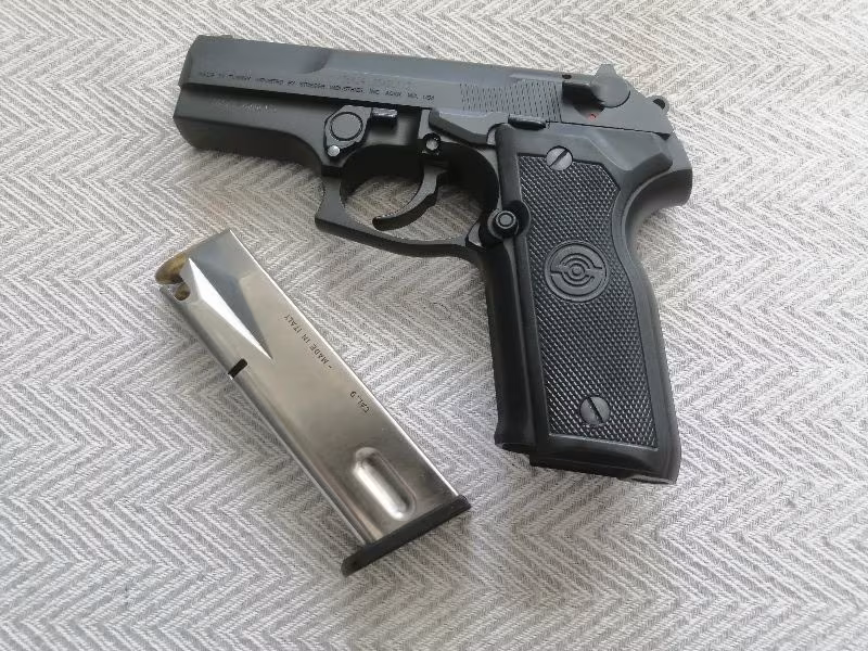 Emekli polisten satılık tabanca