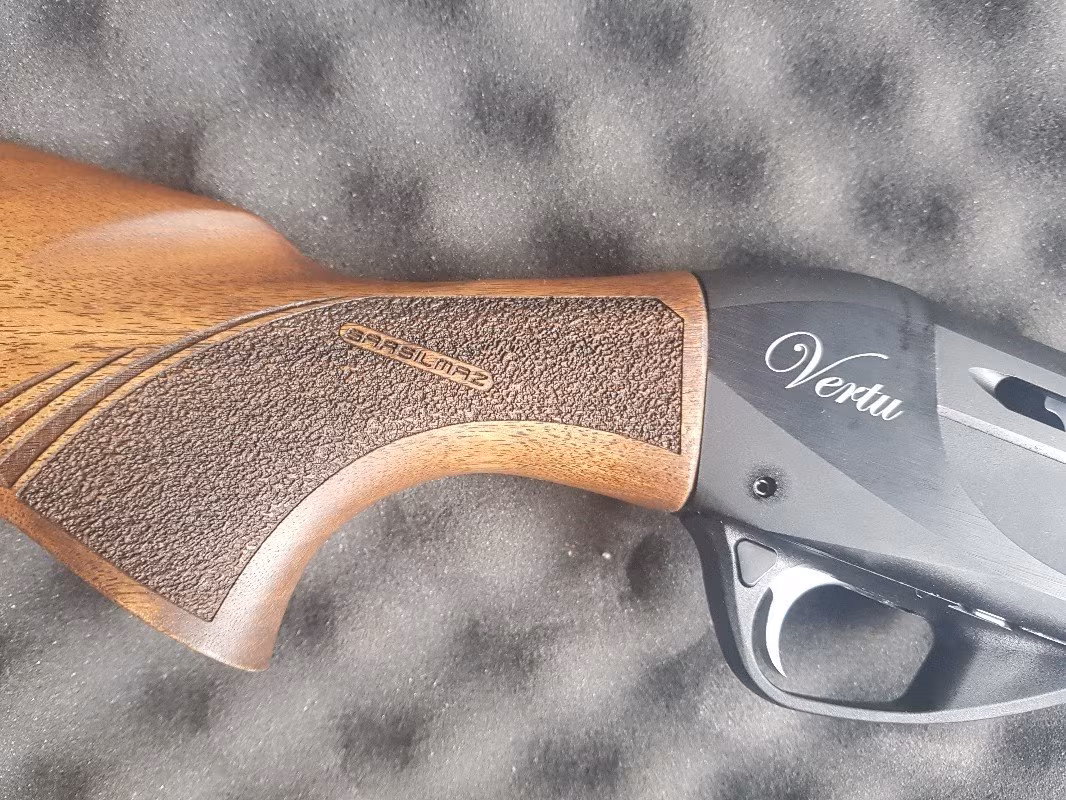 Salsılmaz otomatik av tüfeği