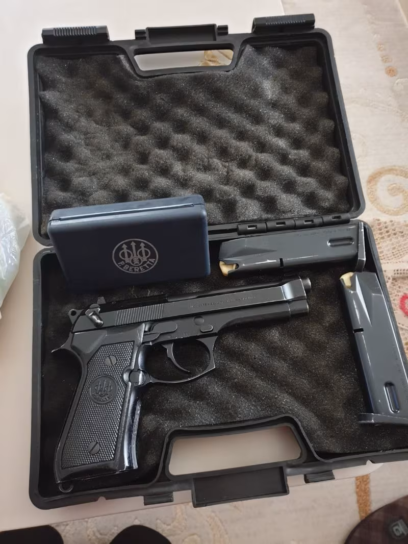 Emekli askeri personelden çok temiz FS92 serisi hakiki italyan beretta 9mm çapında tabanca