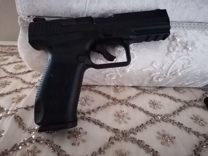 Çok az kullanılmış canik tp9 v2