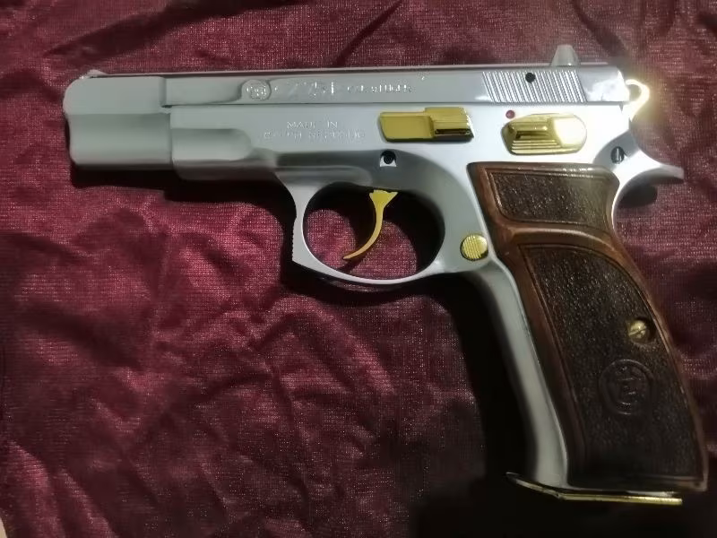 EMNİYET MENSUBUNDAN  CZ 75