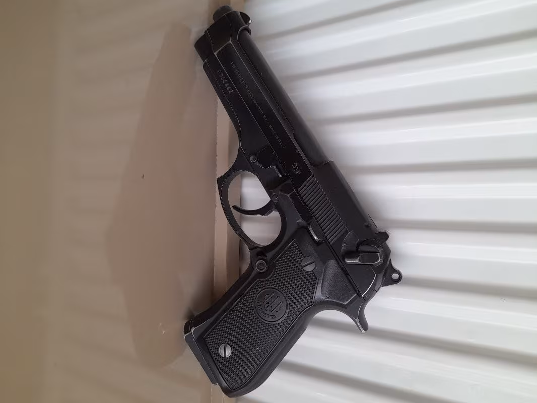 Beretta F92 9mm kamu personeli