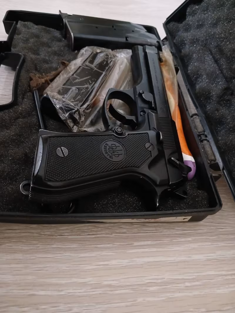 EMEKLİ JANDARMA PERSONELİNDEN HİÇ KULLANILMAMIŞ ÇİZİKSİZ BARETTA