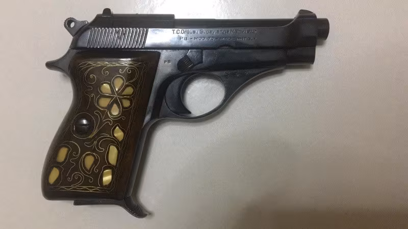 Düğmeli Beretta RUHSATSIZ İSTEYEN ARAMASIN