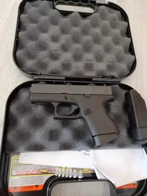 Ekstralı Sıfır glock 43 yanında tam uyumlu kapasıte arttırıcı hediye