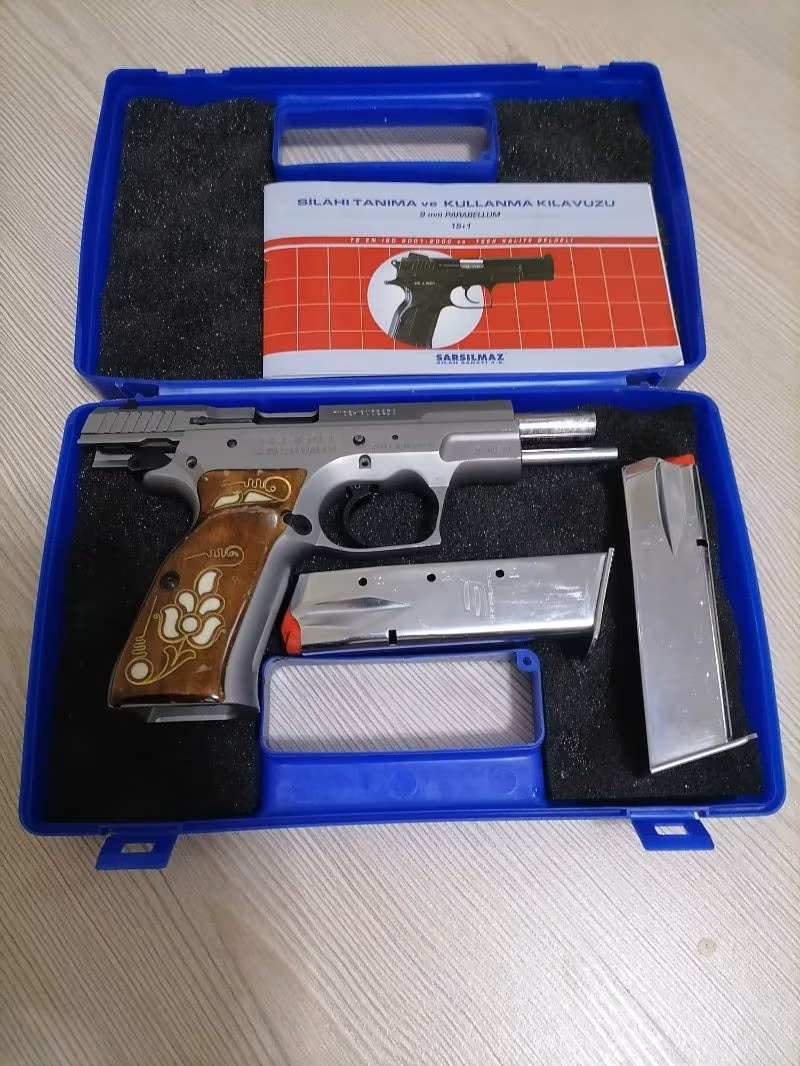 Polis Memurundan Krom Kaplama Sarılmaz Kılınç Mega 2000