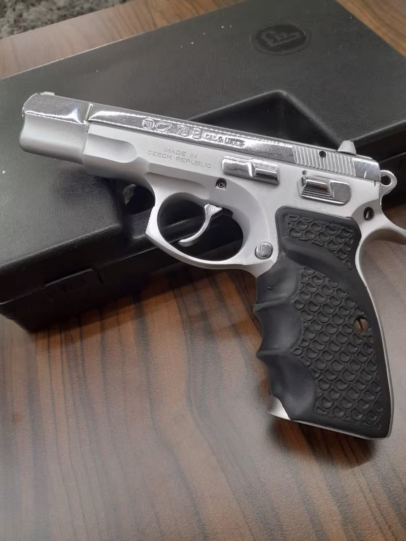 Emekli polisten yıpranmamış CZ 75 B