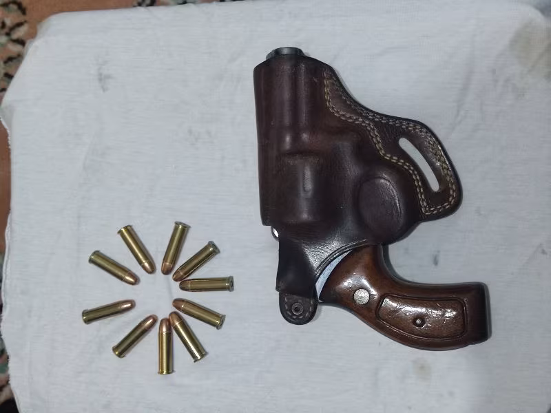 Emekli Memurdan Satılık Smith Wesson