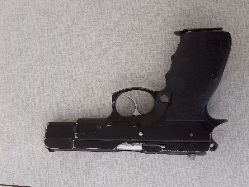 Kaliteli silah arayanlar.