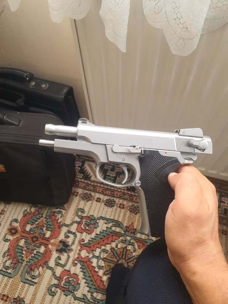EMEKLİ ASKERDEN TEMİZ SMİTH WESSON 5906