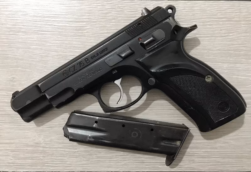 Emekli Polis Memurundan CZ 75 B Serisi Satılık Silah