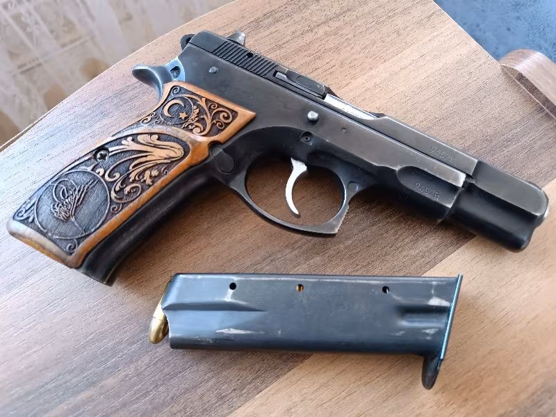 KAMU PERSONELİNDEN CZ75-B