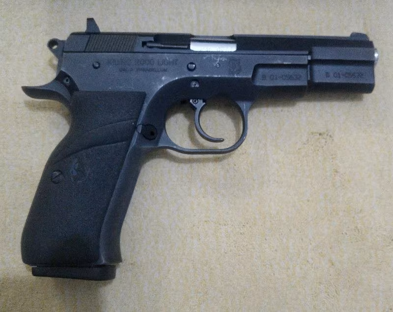 Emekli kamu gorevlisi