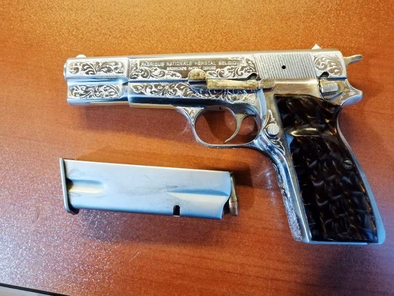 EMEKLİ ALBAYDAN GRAVÜR İŞLEMELİ ÇOK TEMİZ SİLAH