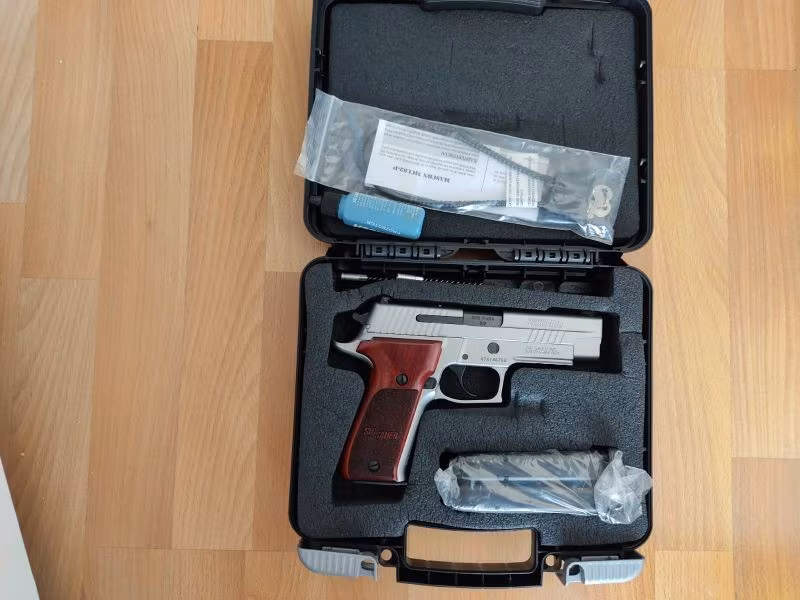 Emniyet personelinden Sig sauer