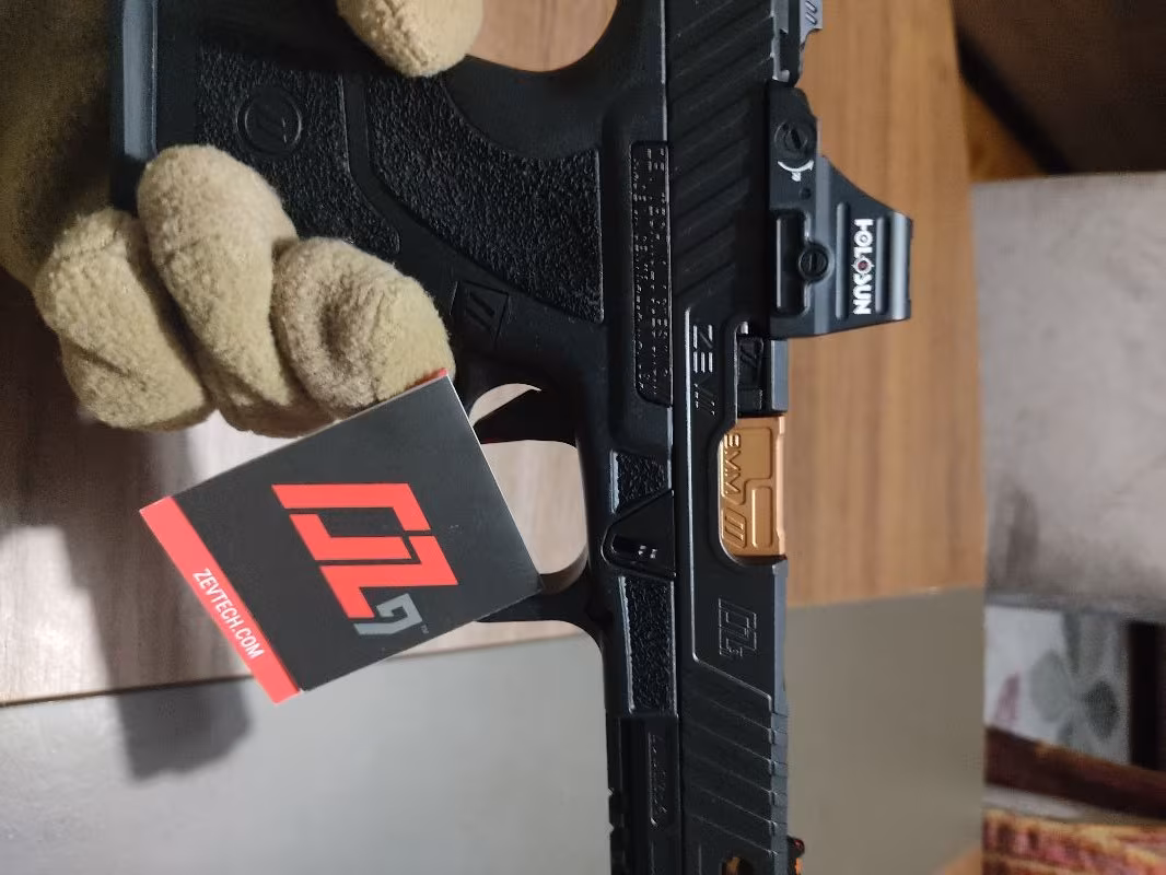 ZEV O.Z-9 Elite Covert Tabanca ve Holosun HS 507C-X2 Nişangah