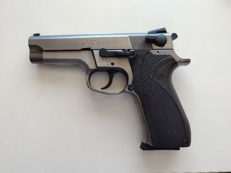 5904 Simith&Wesson