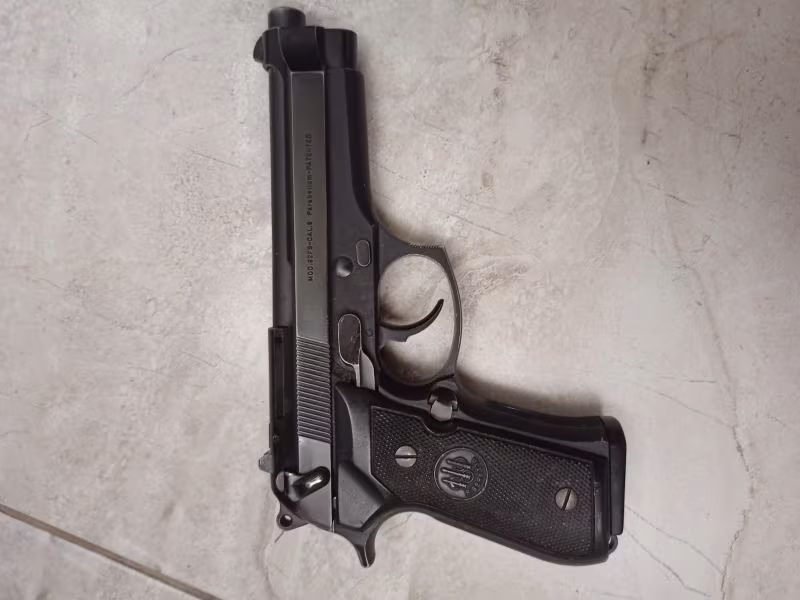Memurdan TERTEMİZ BERETTA FS 92, EMEKLİ EMNİYET MENSUBU SİLAHI
