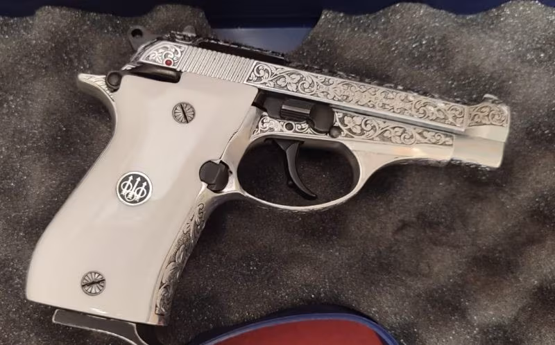 Kamu Görevlisinden Özel Nikelajlı Sıfır ayarında Beretta 7.65 mm Model 81 tabanca, silahı merak üzerine Düzce de yaptırmıştım ihtiyaç fazlası olduğu için satıyorum