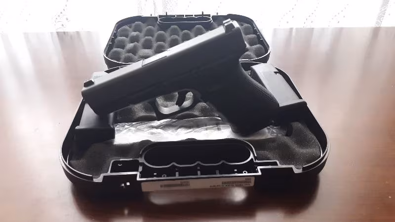 Sahibinden sıfır orjinal glock