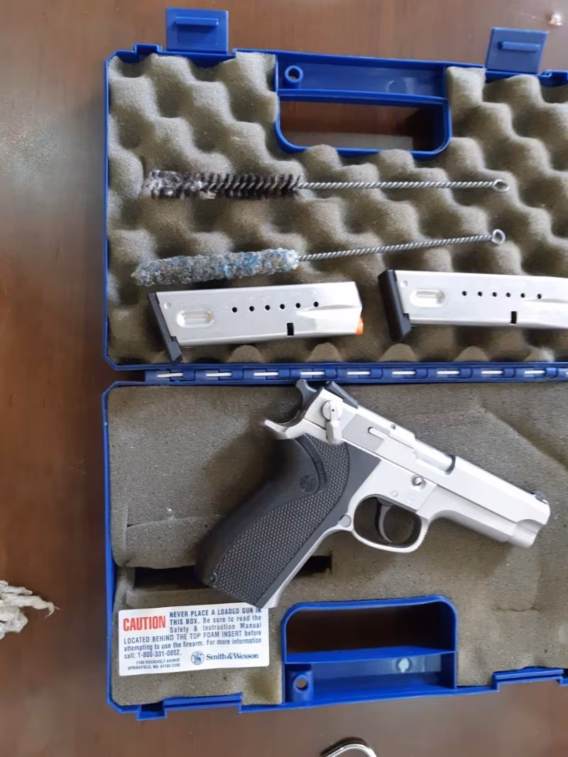 Smith & Wesson 5906 Tabanca