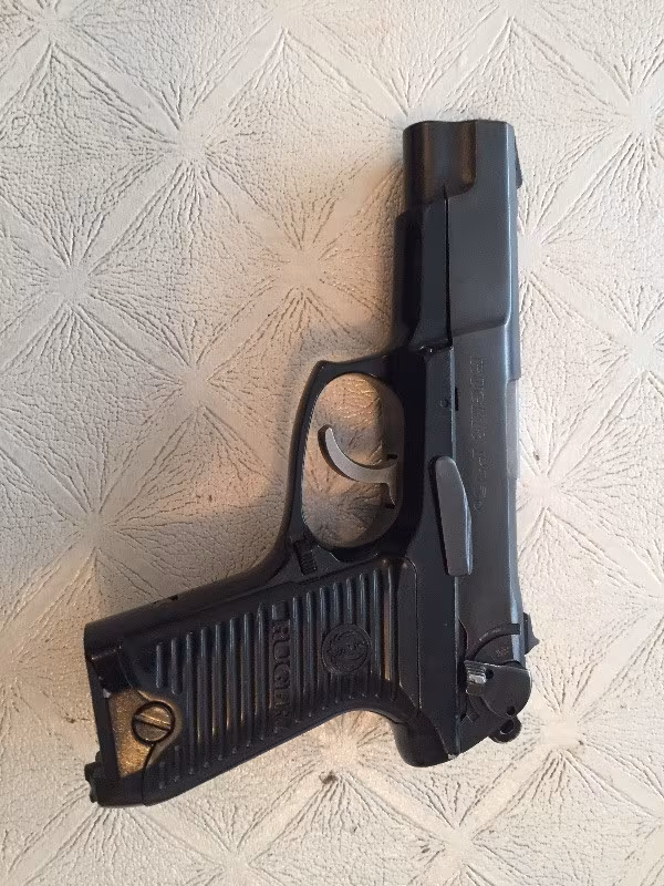 Acil satılık ruger p 85