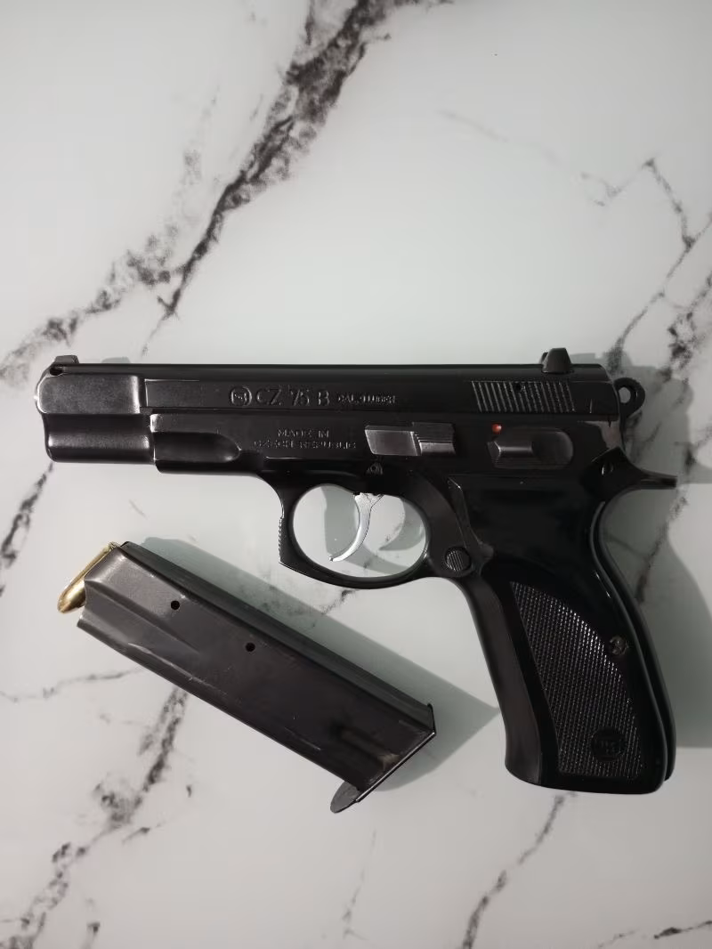 Emekli Polis Memurundan Cz 75 B
