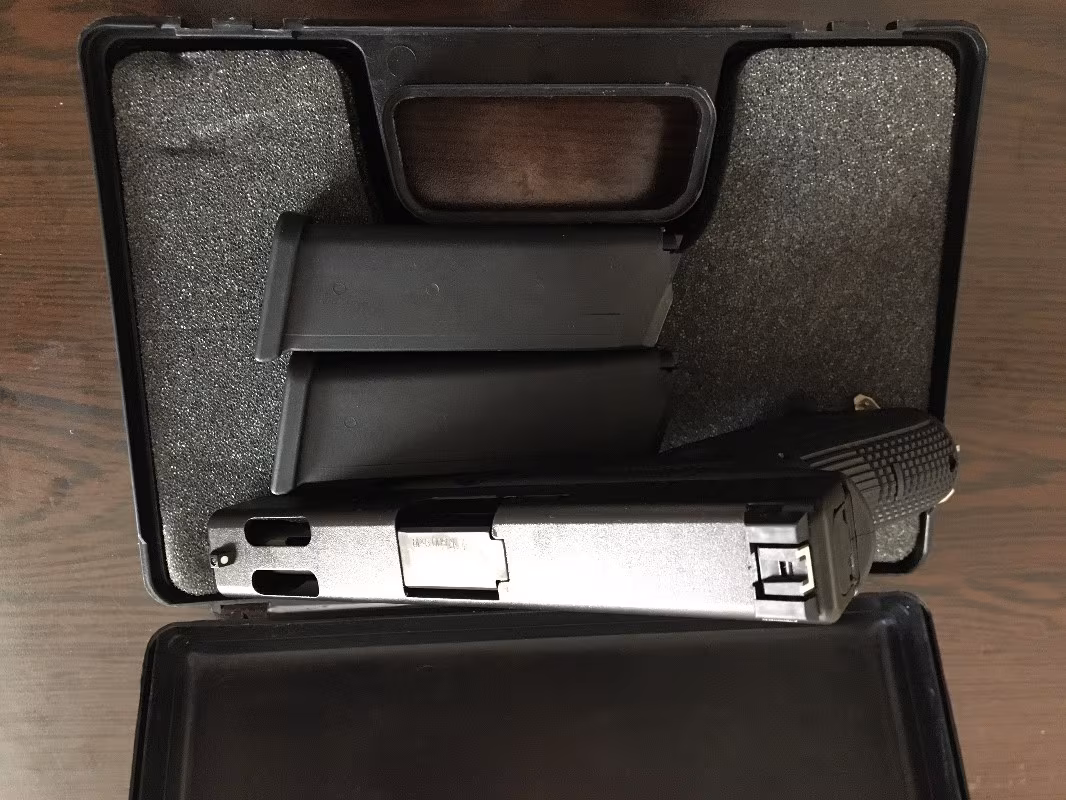 Glock c19 kilitli hava soğutmalı sıfır tek mermi atılmadı