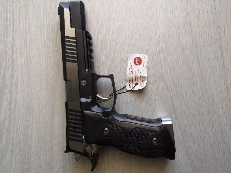 FİYAT DÜŞTÜ?!!!  x six black&white