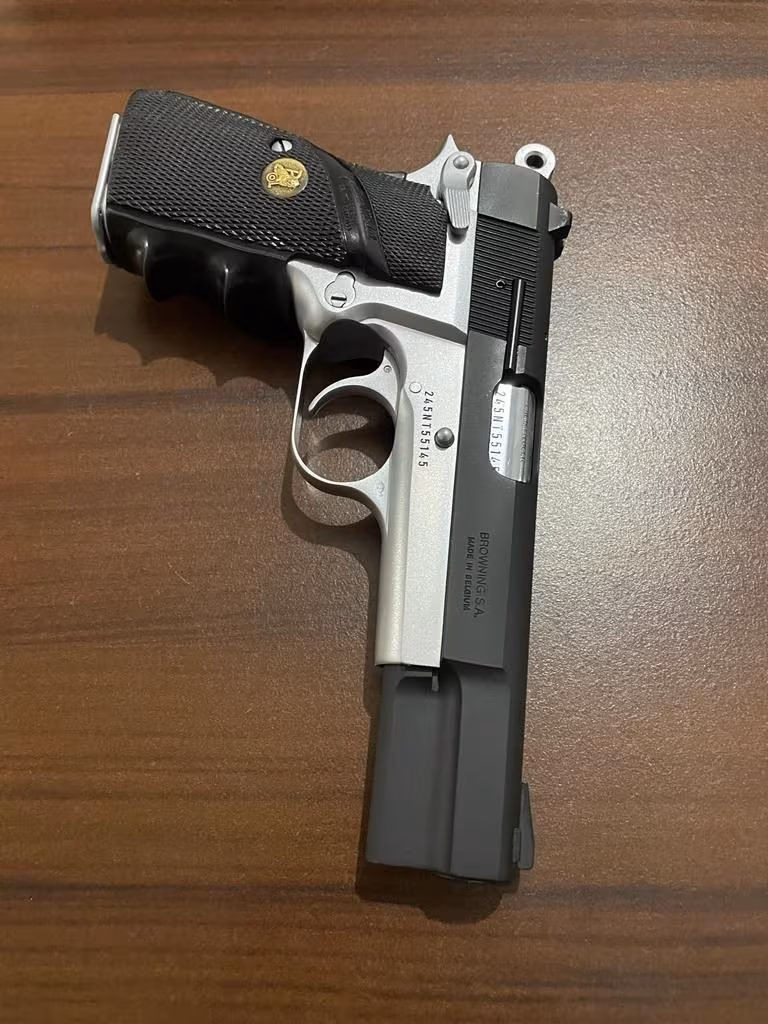 Yargı mensubunun koleksiyonundan Belçika Browning Practical