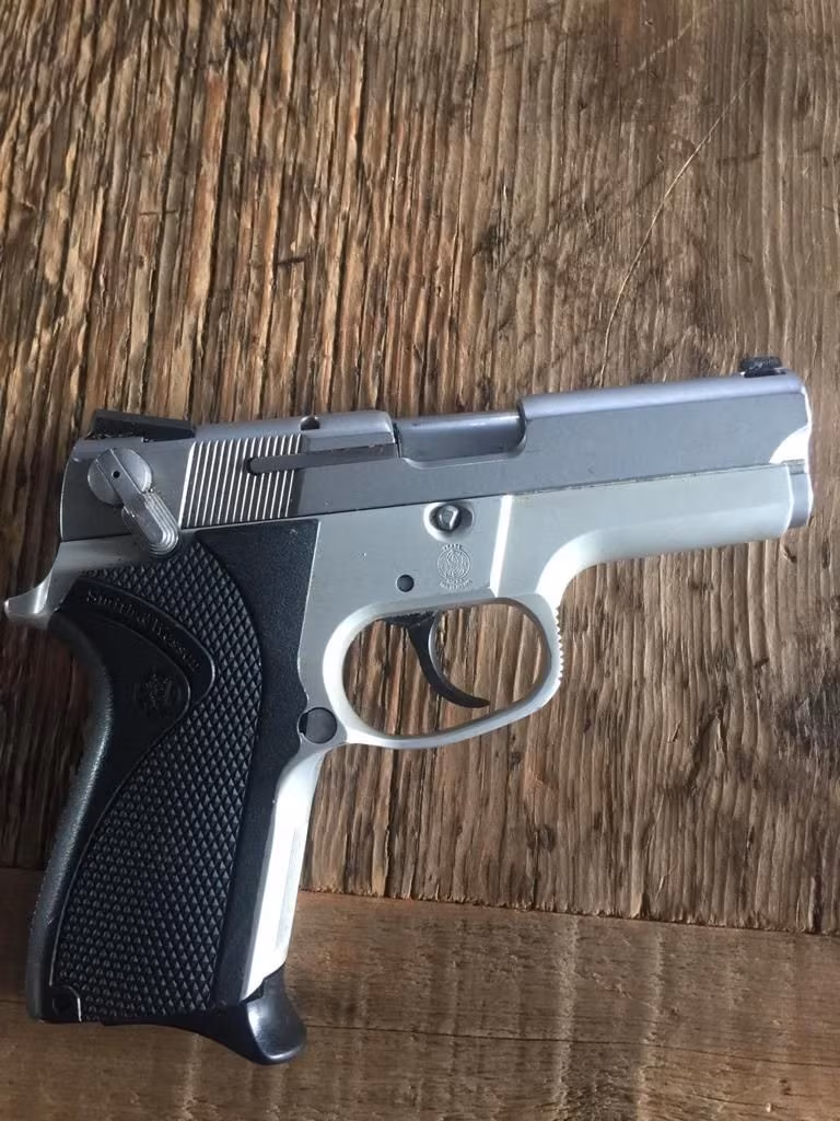 SMİTH WESSON 6906